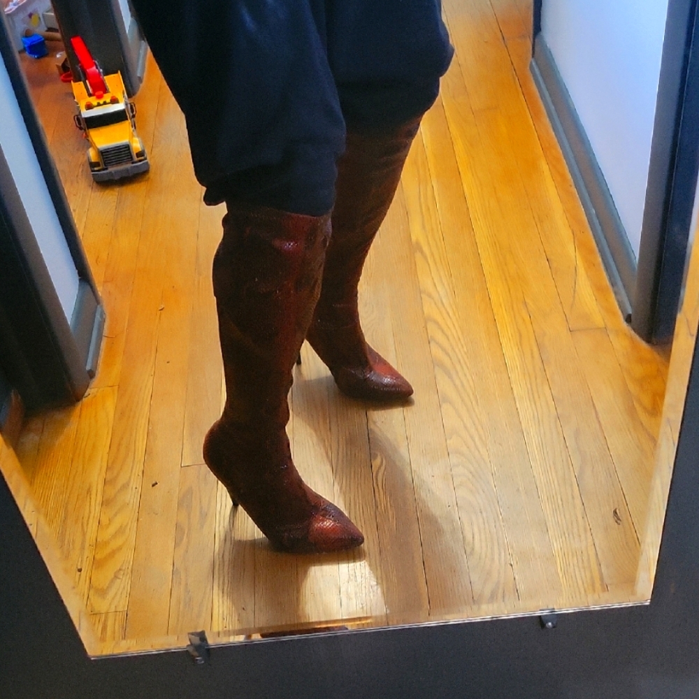 Fashion nova stylish Brown snake skin Knee-High Boots